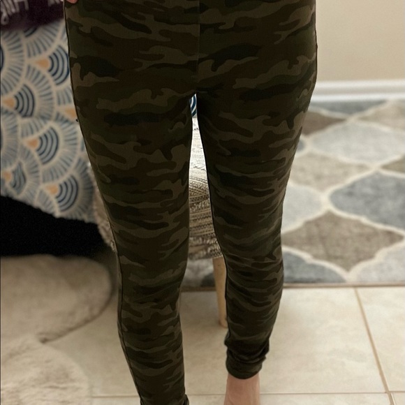 Amazon Essentials Pants - Camouflage skinny stretch pull-on Jegging
